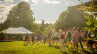 Martin-Gatton CAFE LLP students gather for a welcome event at The Arboretum.
